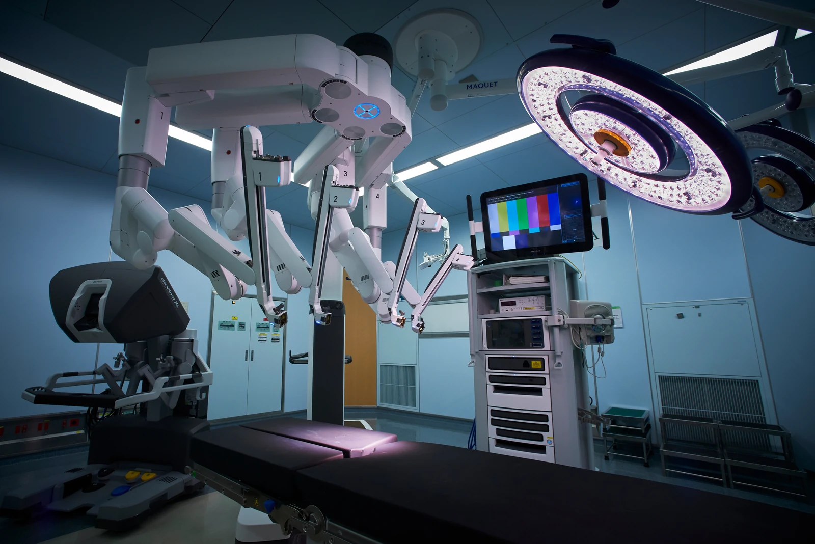 Bedah Berbantuan Robot